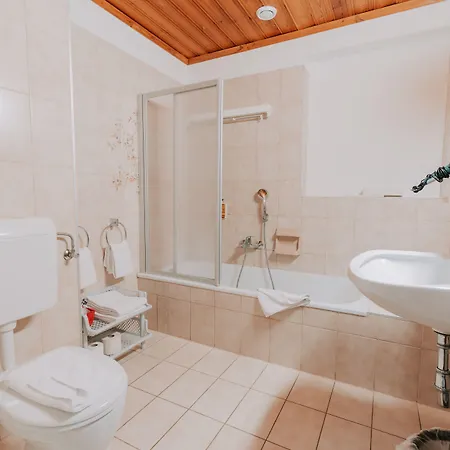 Turracherhof فندق تراشر هوهه